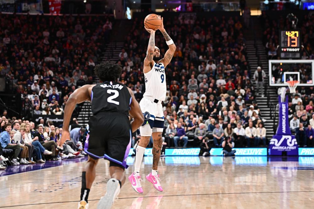 明对比的是 明对比的是